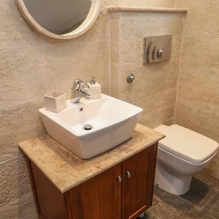 Angio Lux * Moni Evaggelistrias